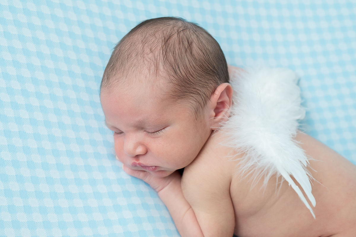 A ensaio Newborn é sempre um momento muito especial para nós, a sessão é feita nos primeiros dias do bebê para registrar todos os detalhes dele ainda bem pequenininho!

E a sessão do Otávio foi  cheia de amor!