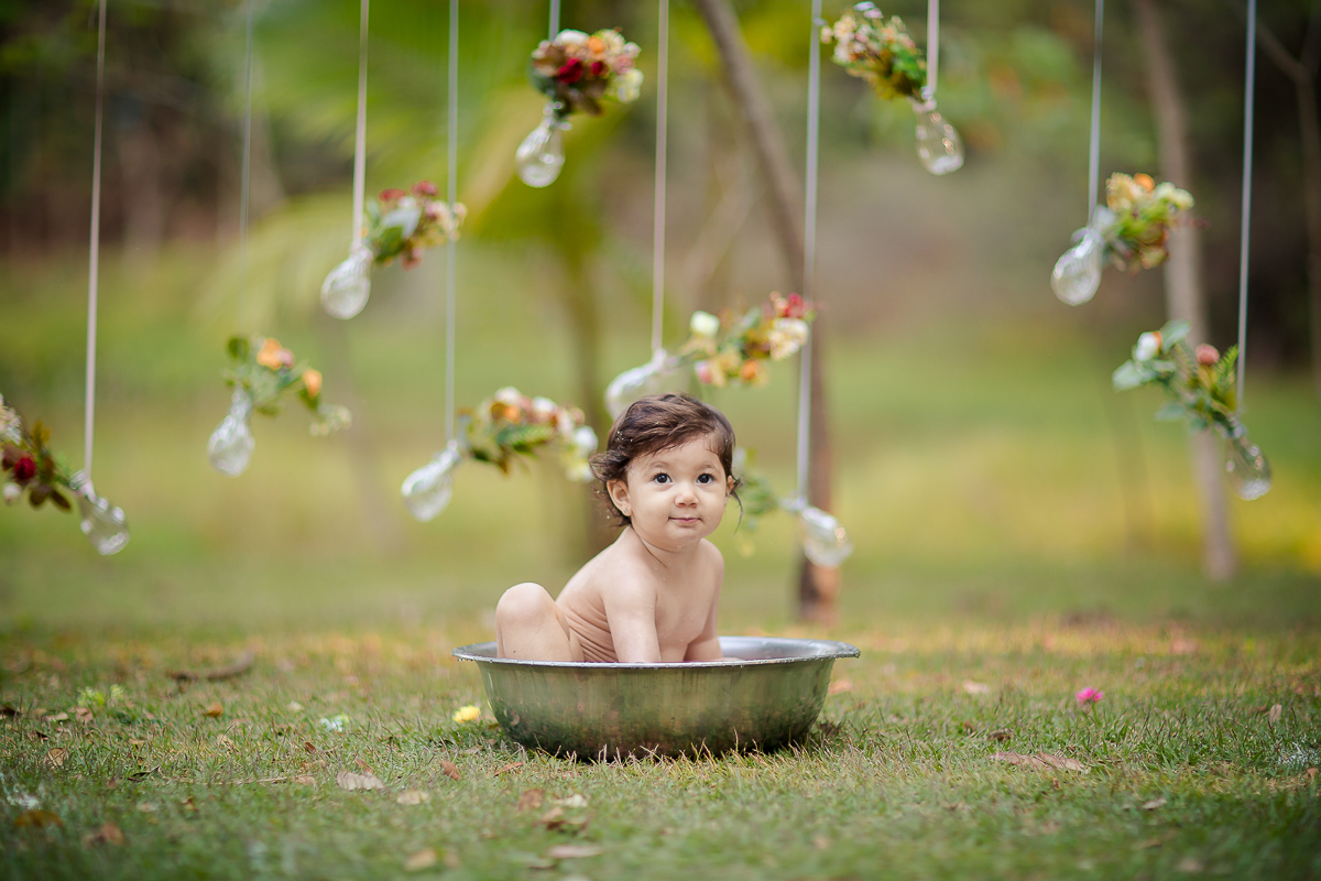 O Smash The Cake da Isabela foi lindo! Teve o tema de Jardim...

O Smash é um mix de ensaio família e a comemoração do primeiro aninho, onde cada clique registra as expressões mais fofas e gostosas da criança….

