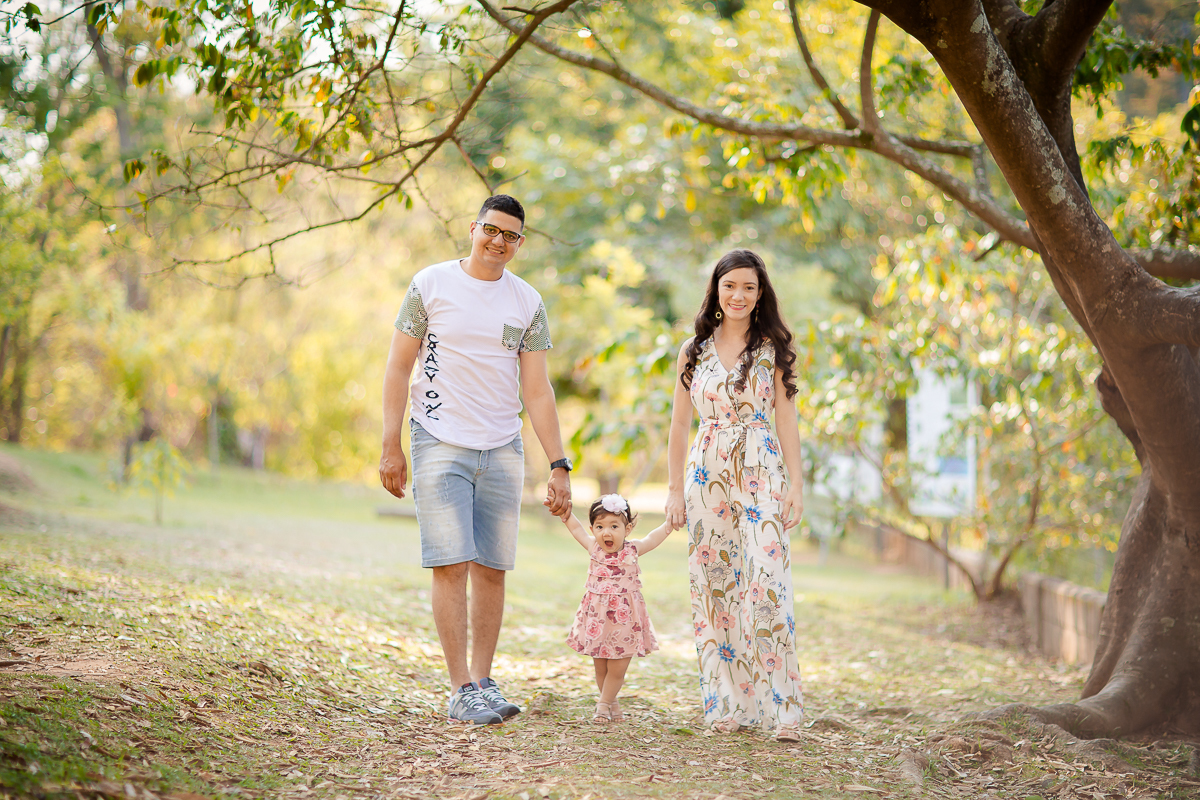 O Smash The Cake da Isabela foi lindo! Teve o tema de Jardim...

O Smash é um mix de ensaio família e a comemoração do primeiro aninho, onde cada clique registra as expressões mais fofas e gostosas da criança….

