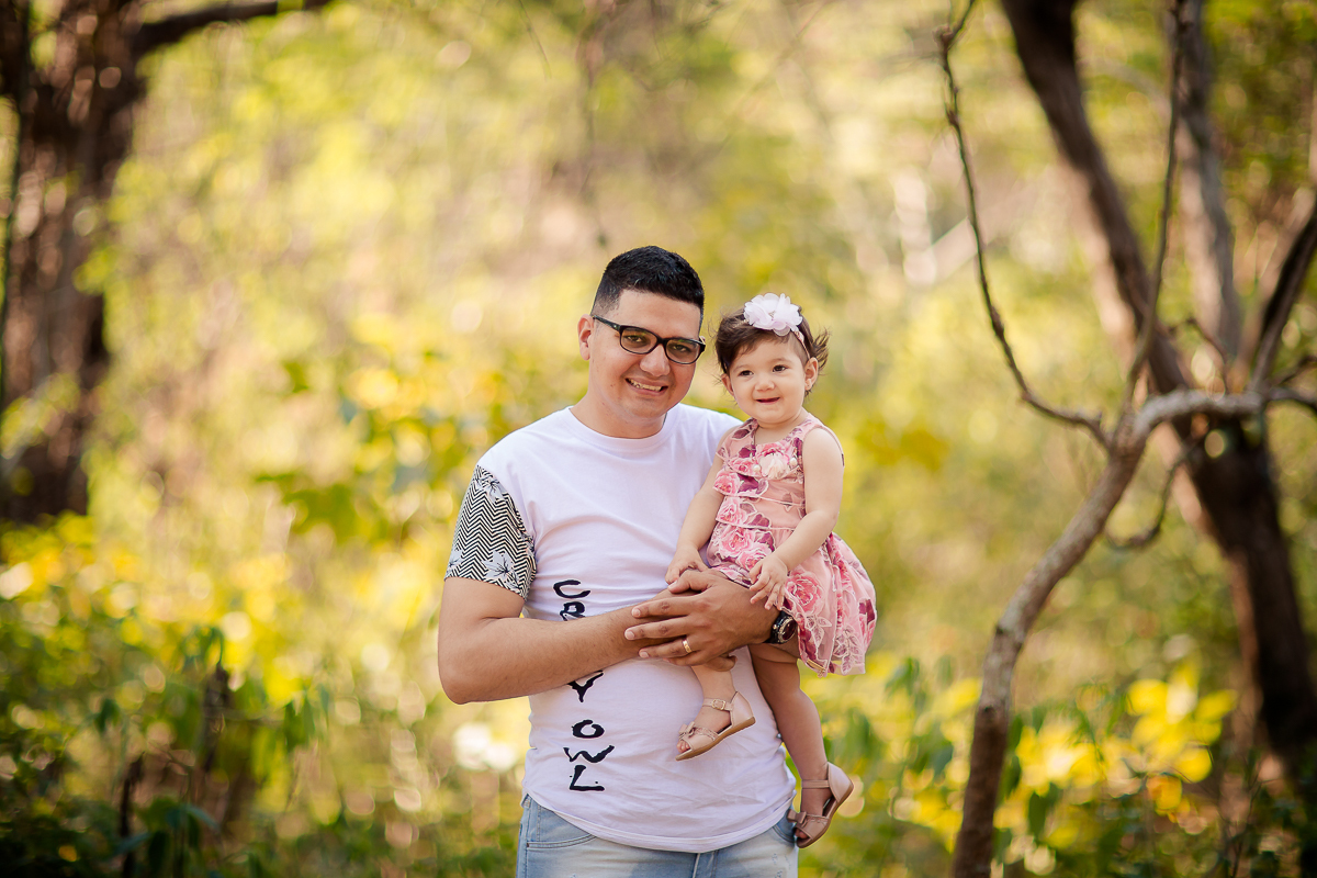 O Smash The Cake da Isabela foi lindo! Teve o tema de Jardim...

O Smash é um mix de ensaio família e a comemoração do primeiro aninho, onde cada clique registra as expressões mais fofas e gostosas da criança….

