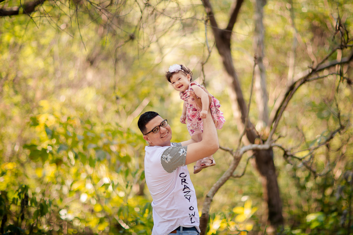 O Smash The Cake da Isabela foi lindo! Teve o tema de Jardim...

O Smash é um mix de ensaio família e a comemoração do primeiro aninho, onde cada clique registra as expressões mais fofas e gostosas da criança….

