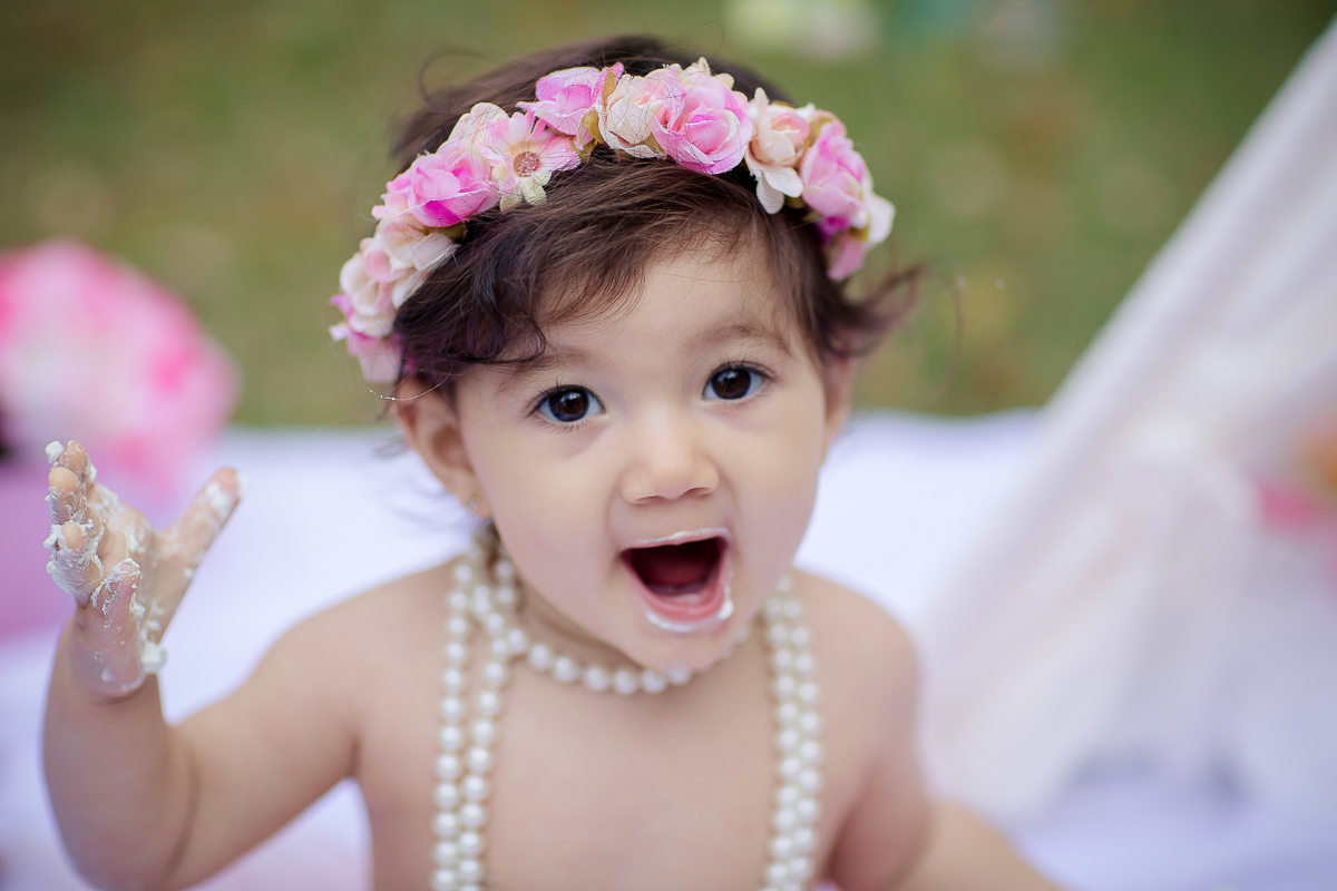 O Smash The Cake da Isabela foi lindo! Teve o tema de Jardim...

O Smash é um mix de ensaio família e a comemoração do primeiro aninho, onde cada clique registra as expressões mais fofas e gostosas da criança….

