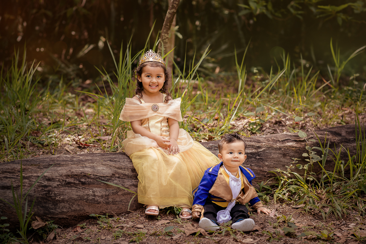 Primos irmãos da vida e do coração!!

A Duda e o Enrico são primos e se adoram...A sessão de 10 meses do Enrico foi inspirada no sucesso 