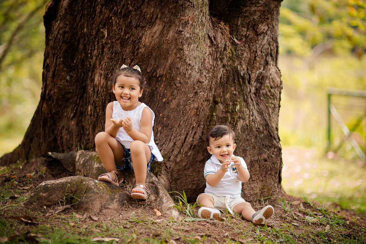Primos irmãos da vida e do coração!!

A Duda e o Enrico são primos e se adoram...A sessão de 10 meses do Enrico foi inspirada no sucesso 