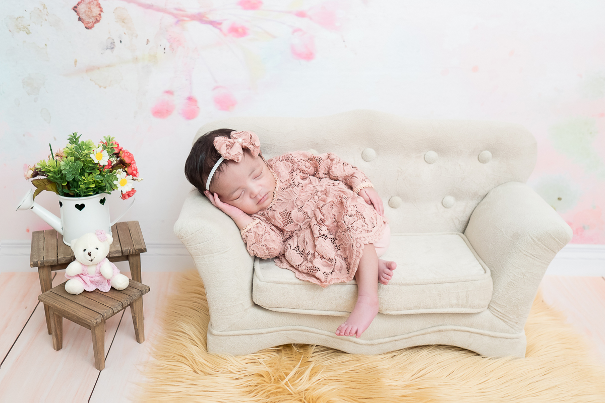 Rebeca é uma princesa… com seus 13 dias veio em nosso estúdio para sua sessão newborn...uma bebe calminha, charmosinha, fofa demais…

Essa fofura chegou para completar a vida dessa família e encher seus dias com muito mais amor.