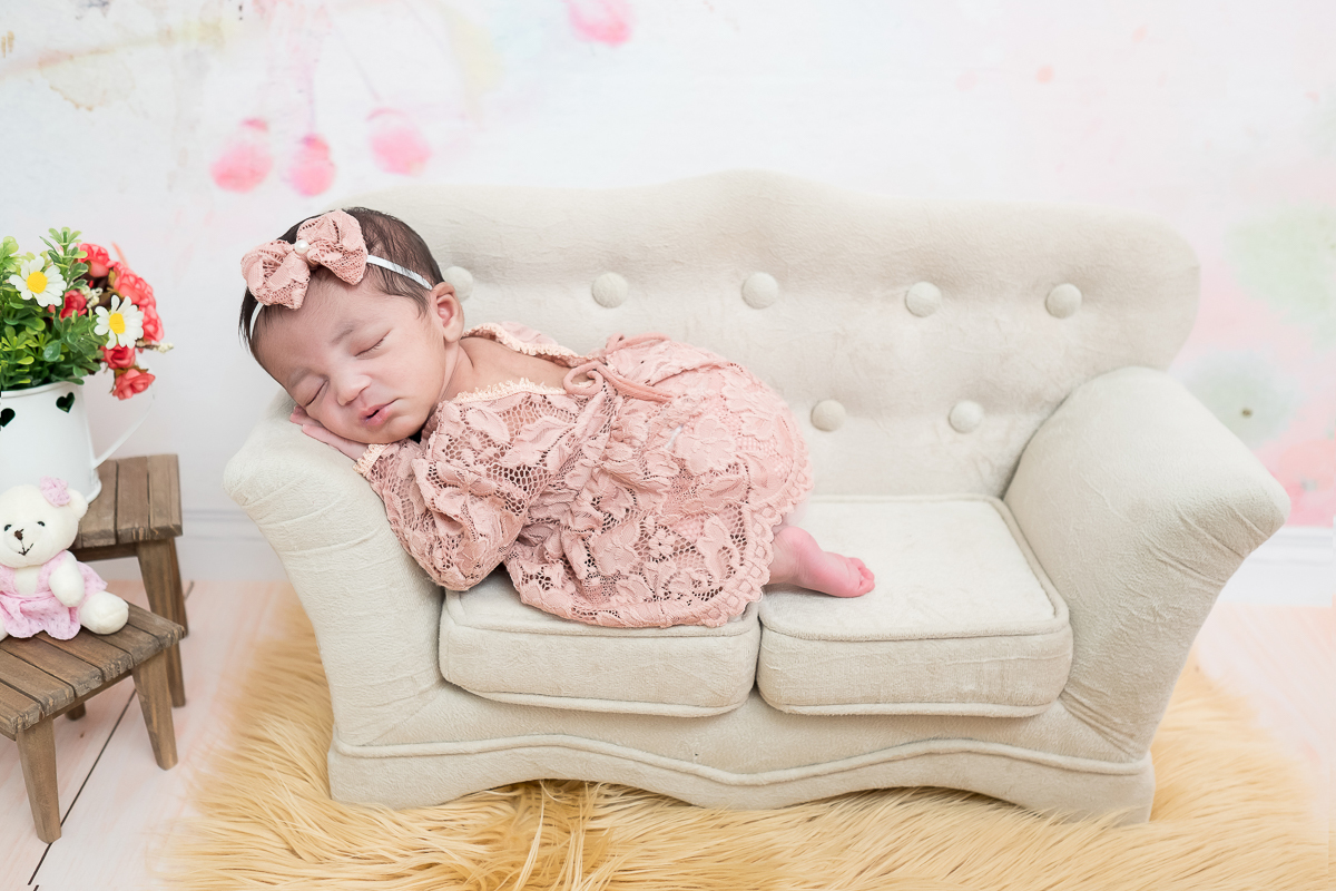 Rebeca é uma princesa… com seus 13 dias veio em nosso estúdio para sua sessão newborn...uma bebe calminha, charmosinha, fofa demais…

Essa fofura chegou para completar a vida dessa família e encher seus dias com muito mais amor.