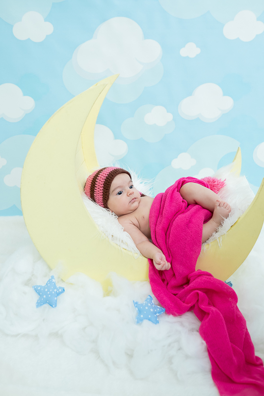 A Camile foi uma verdadeira fofura em seu ensaio de 3 meses

Ela é um princesinha linda...seus olhos são marcantes e vivos, cheios de curiosidade sobre o mundo ao seu redor.
Sorrisos gostosos fizeram parte da sua primeira sessão.