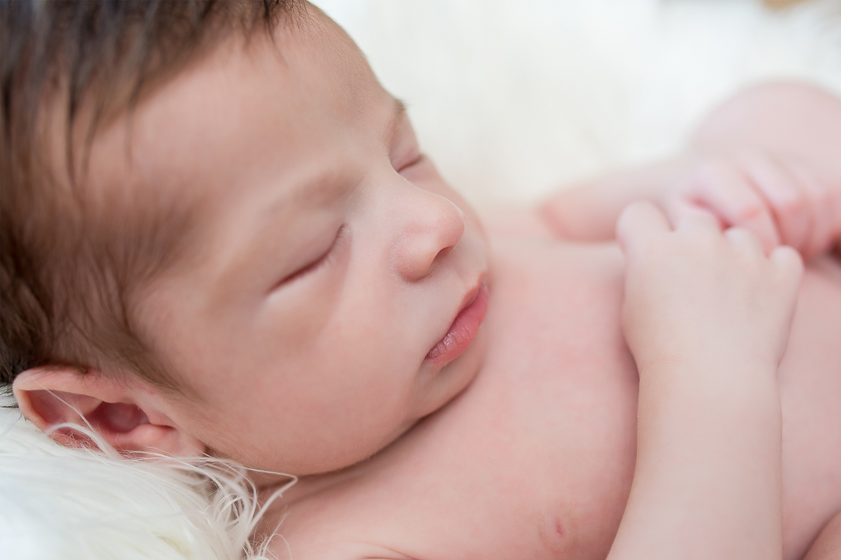 Chegamos para nosso ensaio Newborn, e encontramos um bebe super ultra fofo <3 

Explosão de gostosura e beleza… Rafael simplesmente arrasou no seu primeiro ensaio

Mamãe Julia e papai Éwerton estão completamente apaixonados pelo novo príncipe da casa… 