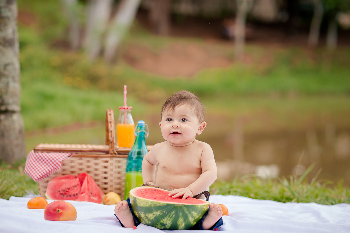 Pietro completou 6 meses....e para comemorar teve uma sessão especial de pic nic no parque!!

Foi uma sessão deliciosa, ele se divertiu muito e se deliciou com a melancia...