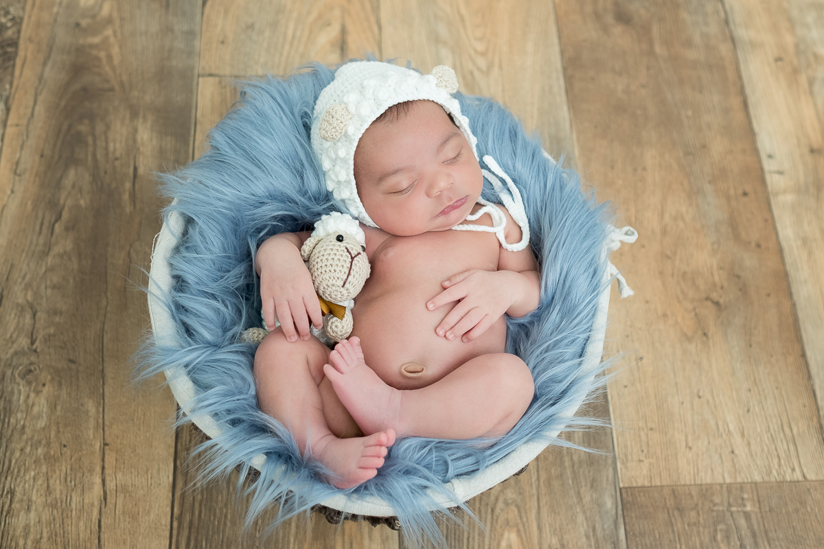 Caio 13 dias ... Lindo e tranquilo, um verdadeiro boneco !

Tem como não se apaixonar ?