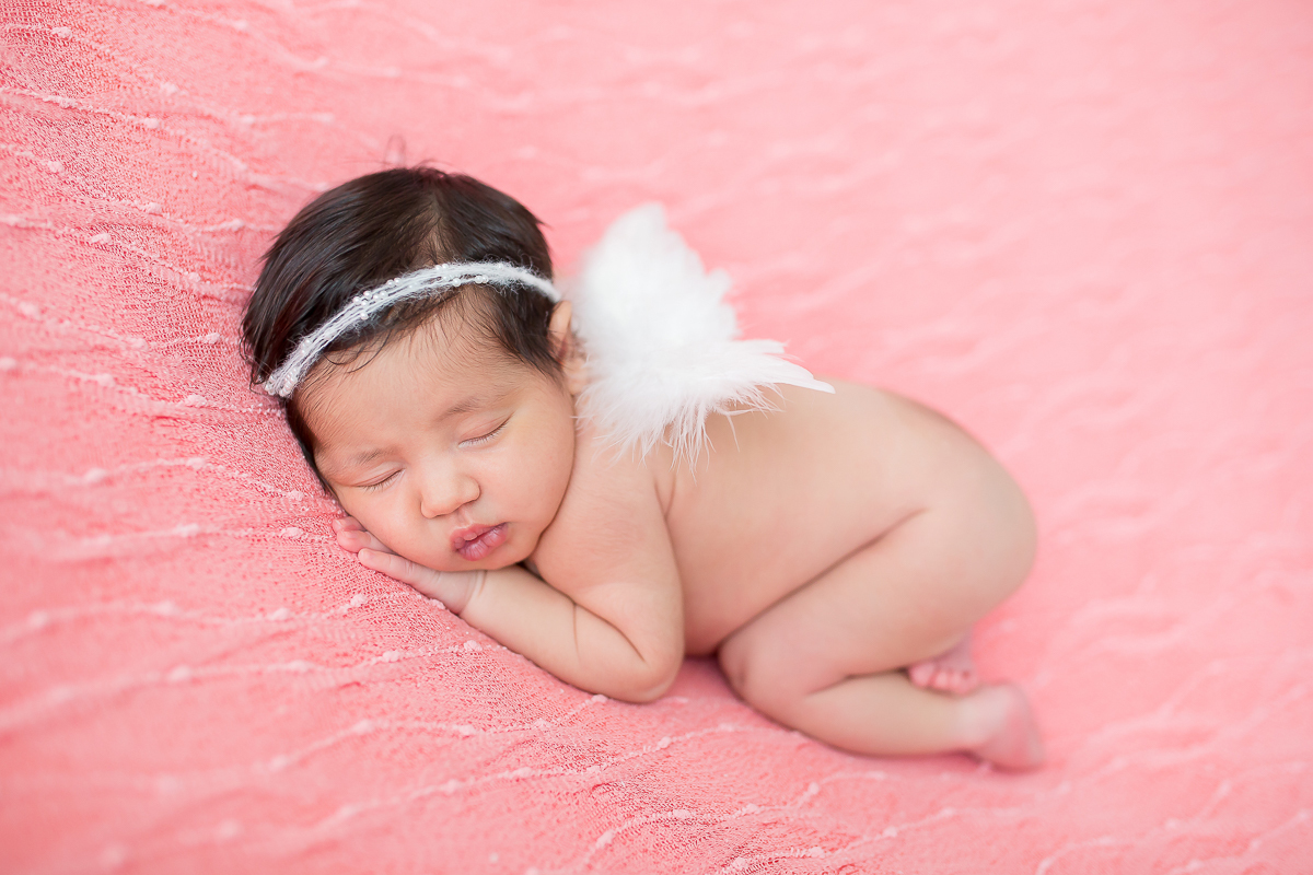 E chegou a vez da Alice aparecer por aqui com seu ensaio newborn, com 15 dias de vida!! Não é pura perfeição?
Amo fotografar os recém-nascidos de forma bem natural, cada bebê é único e tem suas características bem marcadas nas fotos!