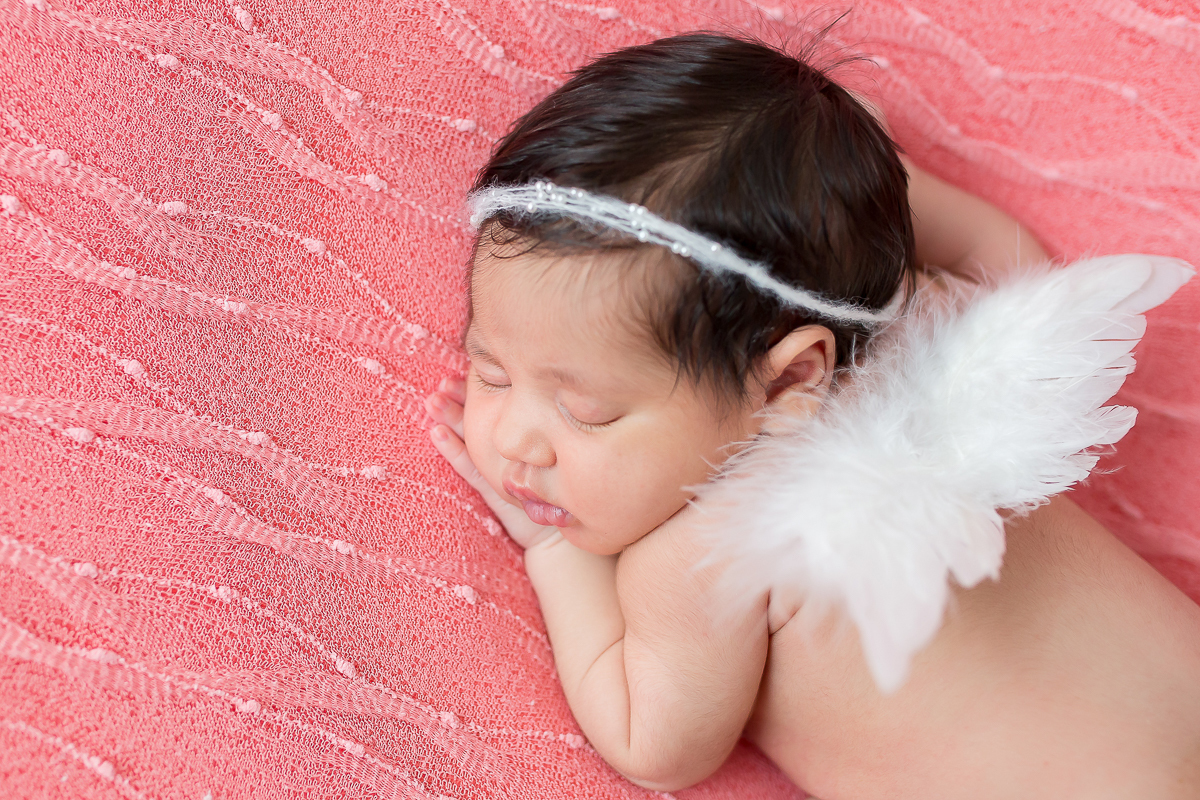 E chegou a vez da Alice aparecer por aqui com seu ensaio newborn, com 15 dias de vida!! Não é pura perfeição?
Amo fotografar os recém-nascidos de forma bem natural, cada bebê é único e tem suas características bem marcadas nas fotos!