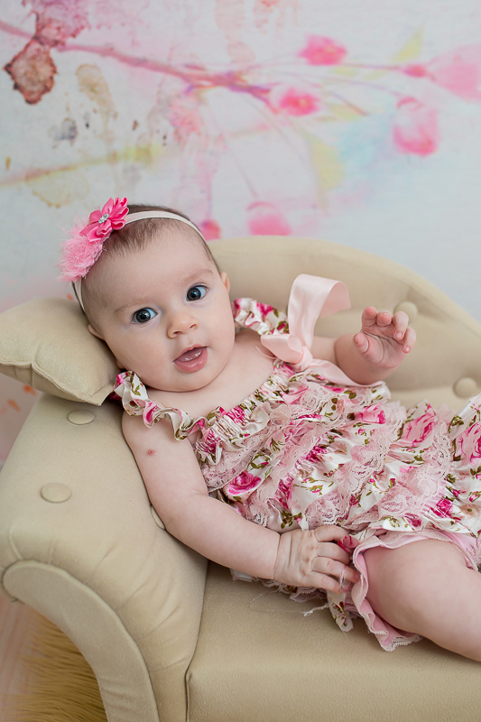 Beatriz 3 meses de puro encanto e alegria!! 