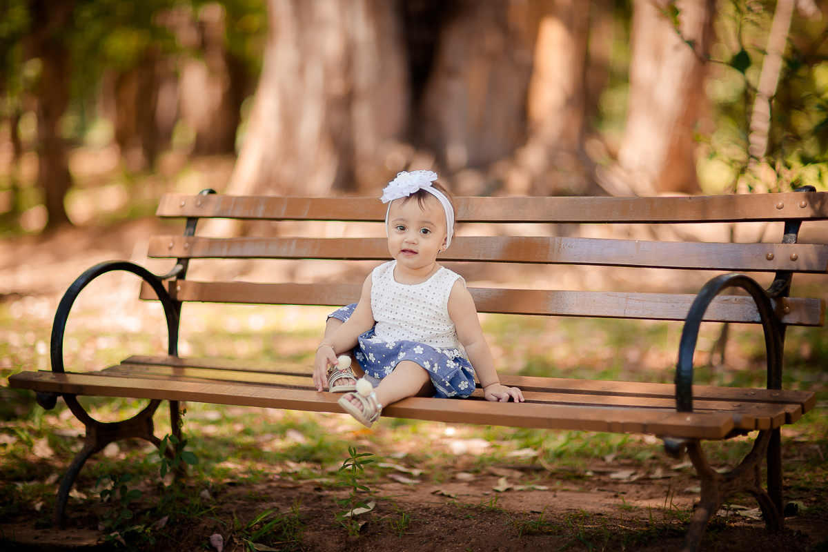 A Elisa ama frutas, e então bolamos junto com a mamãe Lays o smash the fruit....montamos um cenário com as frutas favoritas da pequena, 
Neste ensaio ela pode aproveitar suas frutinhas favoritas e também experimentar novos sabores, essa sessão é uma delia