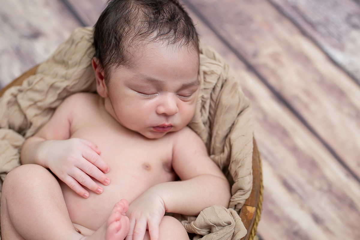 Essa lindeza é o Lorenzo com seus 8 dias de vida! Já pudemos registrar alguns bons momentos com essa família! E ainda vamos ter muitos bons momentos juntos, é uma alegria imensa poder ver esses pequenos crescer ❤