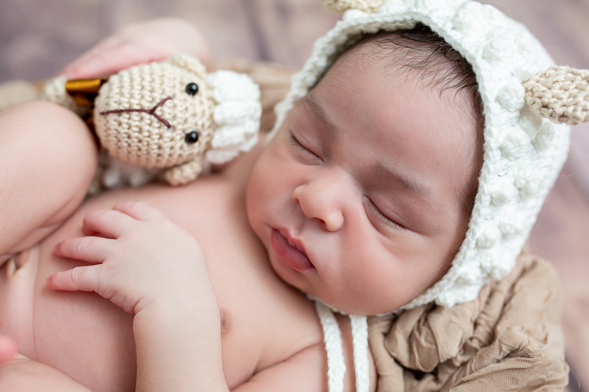 Essa lindeza é o Lorenzo com seus 8 dias de vida! Já pudemos registrar alguns bons momentos com essa família! E ainda vamos ter muitos bons momentos juntos, é uma alegria imensa poder ver esses pequenos crescer ❤