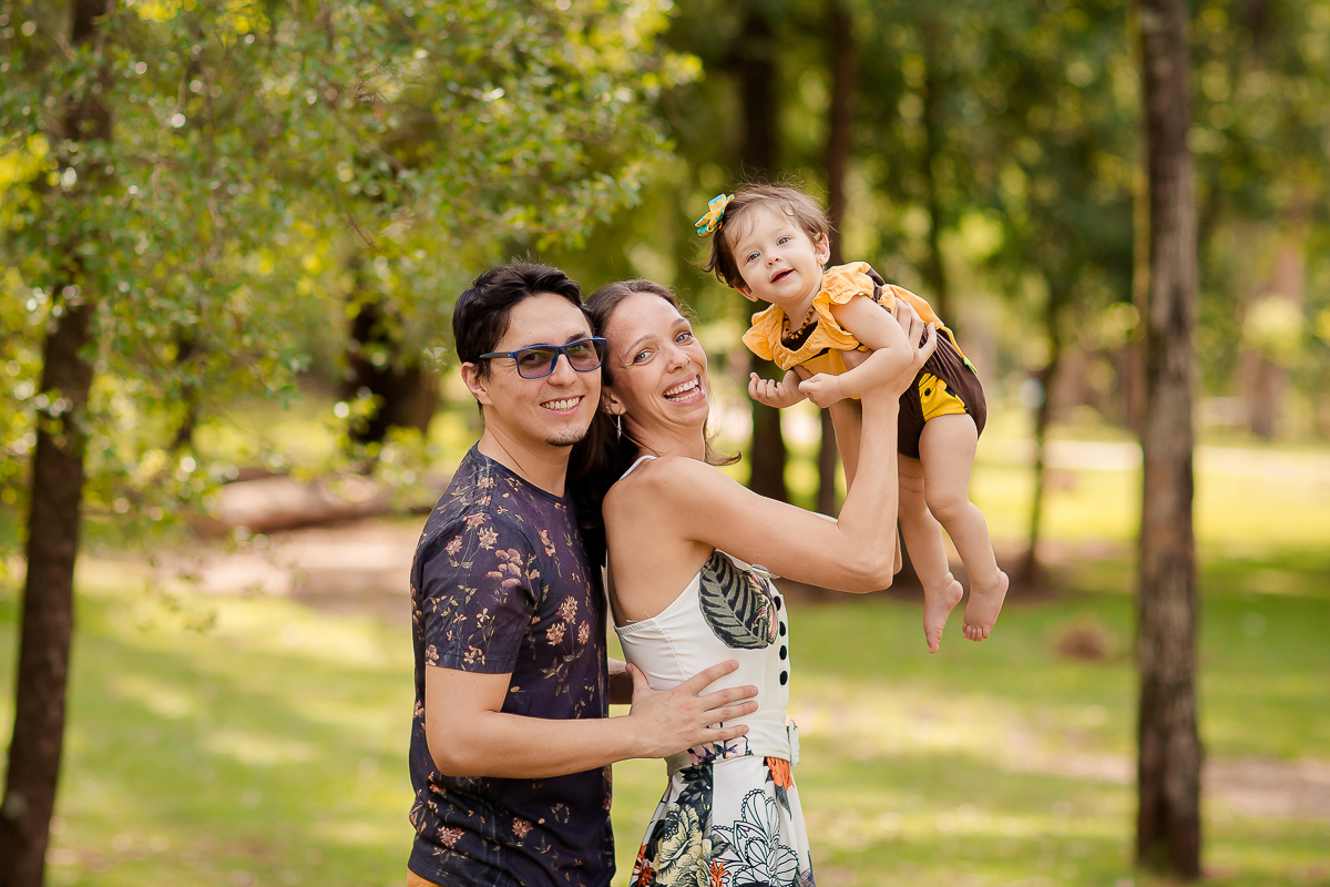 Muitos sorrisos e muita gostosura, A doce Mel se divertiu e se lambuzou com seu Papai e sua Mamãe, que família linda!