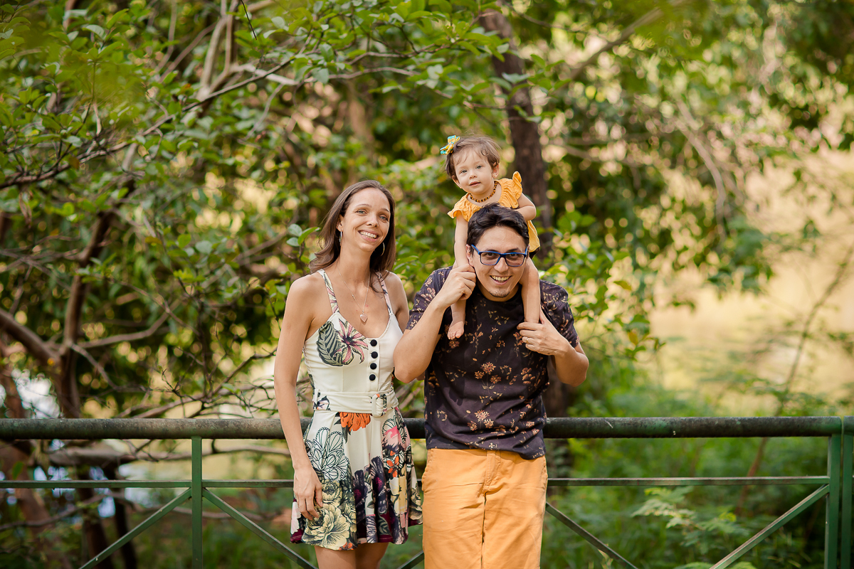 Muitos sorrisos e muita gostosura, A doce Mel se divertiu e se lambuzou com seu Papai e sua Mamãe, que família linda!