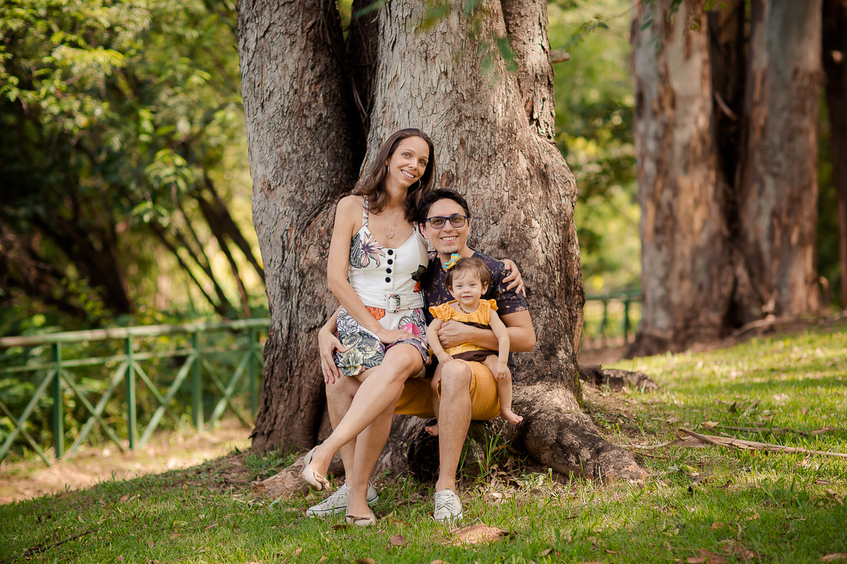Muitos sorrisos e muita gostosura, A doce Mel se divertiu e se lambuzou com seu Papai e sua Mamãe, que família linda!
