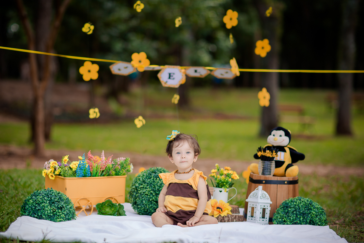 Muitos sorrisos e muita gostosura, A doce Mel se divertiu e se lambuzou com seu Papai e sua Mamãe, que família linda!