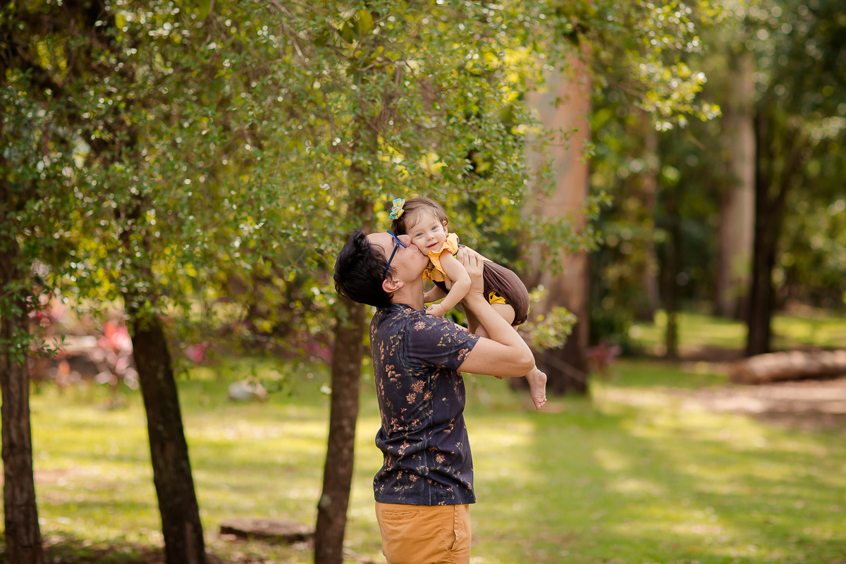 Muitos sorrisos e muita gostosura, A doce Mel se divertiu e se lambuzou com seu Papai e sua Mamãe, que família linda!