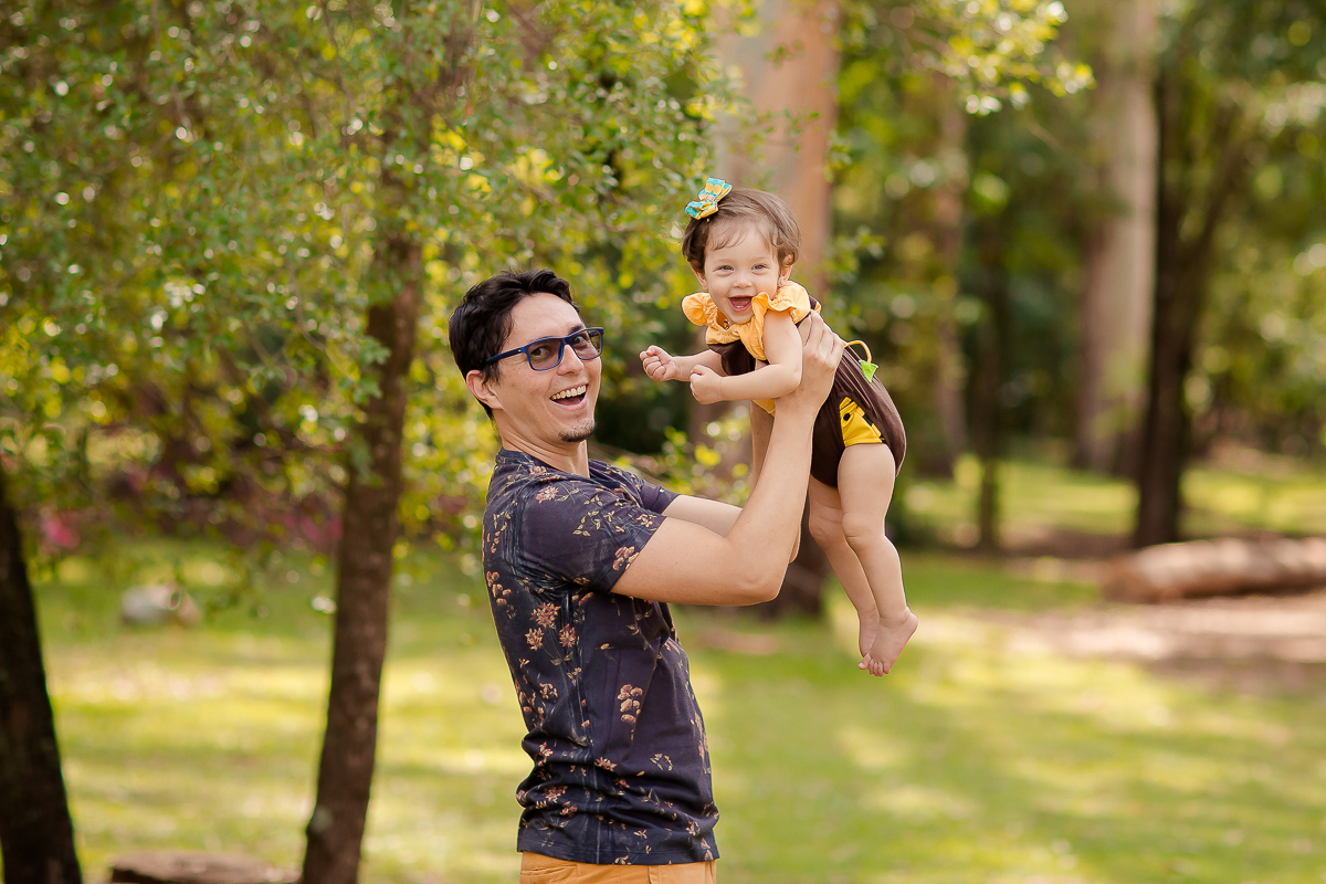 Muitos sorrisos e muita gostosura, A doce Mel se divertiu e se lambuzou com seu Papai e sua Mamãe, que família linda!