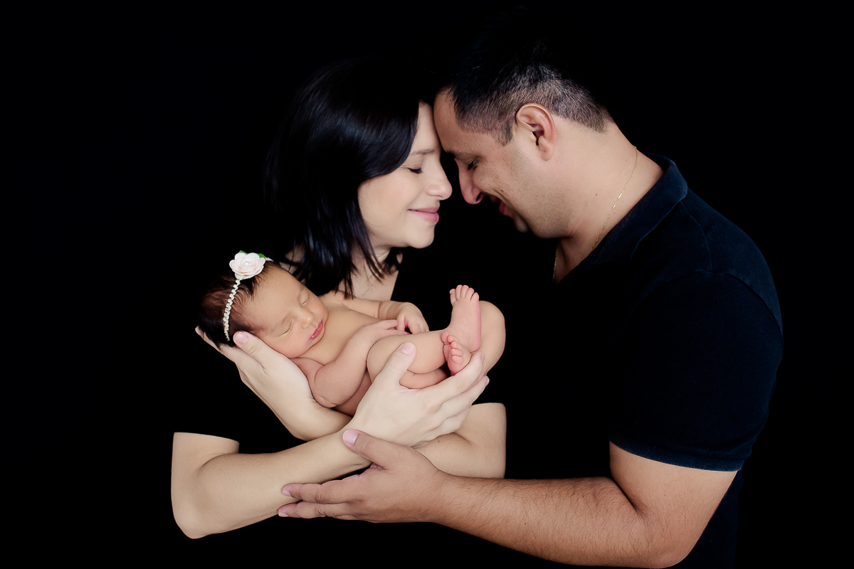 Pensa em uma bebê fofa, linda e dorminhoca. O ensaio da Helena foi super tranquilo, uma fofura de bebê. 

Helena é a bebe Arco iris da mamãe Sueli!!