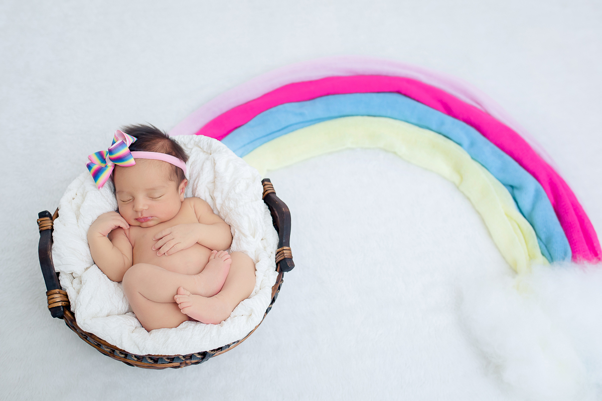 Pensa em uma bebê fofa, linda e dorminhoca. O ensaio da Helena foi super tranquilo, uma fofura de bebê. 

Helena é a bebe Arco iris da mamãe Sueli!!