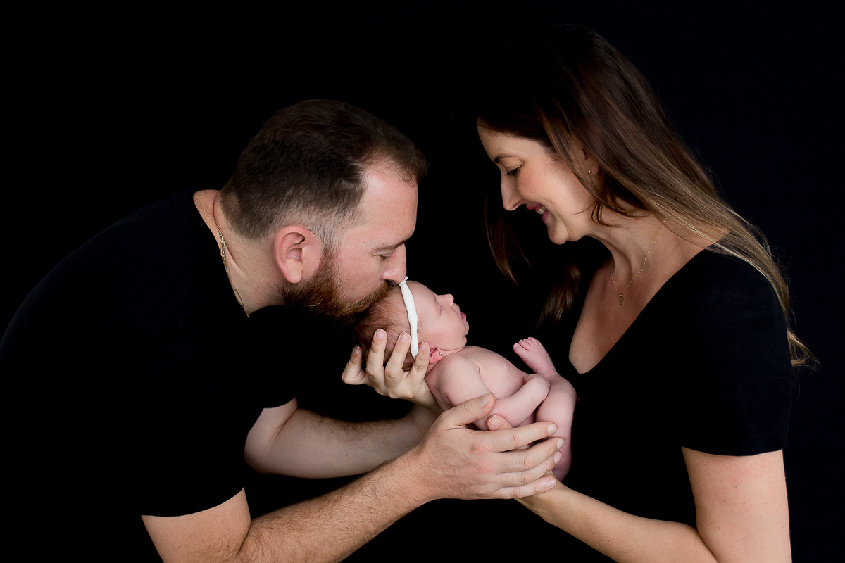 O ensaio newborn da Isabela foi leve e natural...Um momento único registrado com muito amor,  para que quando a Isa crescer ela possa olhar para estas fotos e reconheça sua beleza absoluta. Linda e ao mesmo tempo tão singela <3 