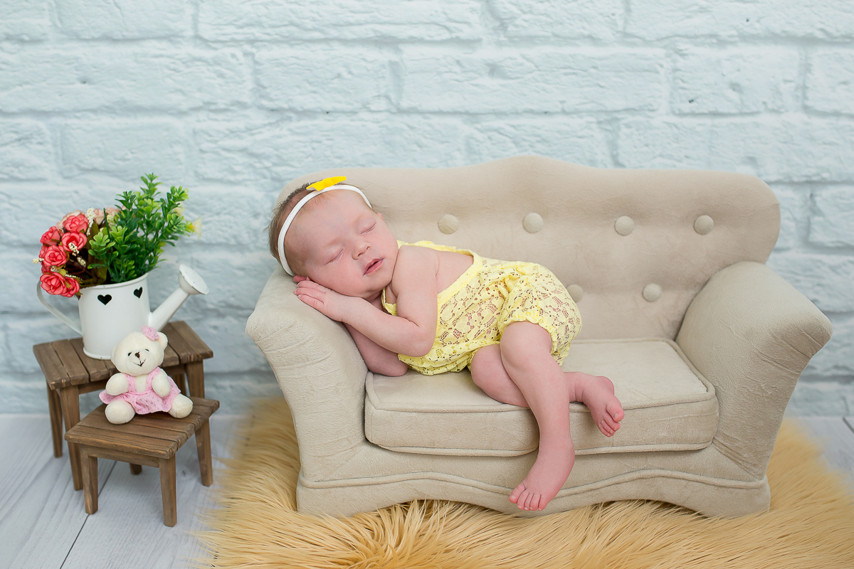 O ensaio newborn da Isabela foi leve e natural...Um momento único registrado com muito amor,  para que quando a Isa crescer ela possa olhar para estas fotos e reconheça sua beleza absoluta. Linda e ao mesmo tempo tão singela <3 
