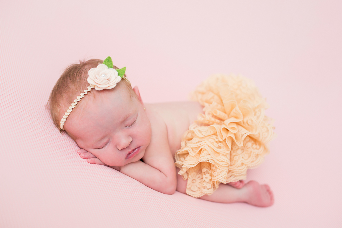 O ensaio newborn da Isabela foi leve e natural...Um momento único registrado com muito amor,  para que quando a Isa crescer ela possa olhar para estas fotos e reconheça sua beleza absoluta. Linda e ao mesmo tempo tão singela <3 