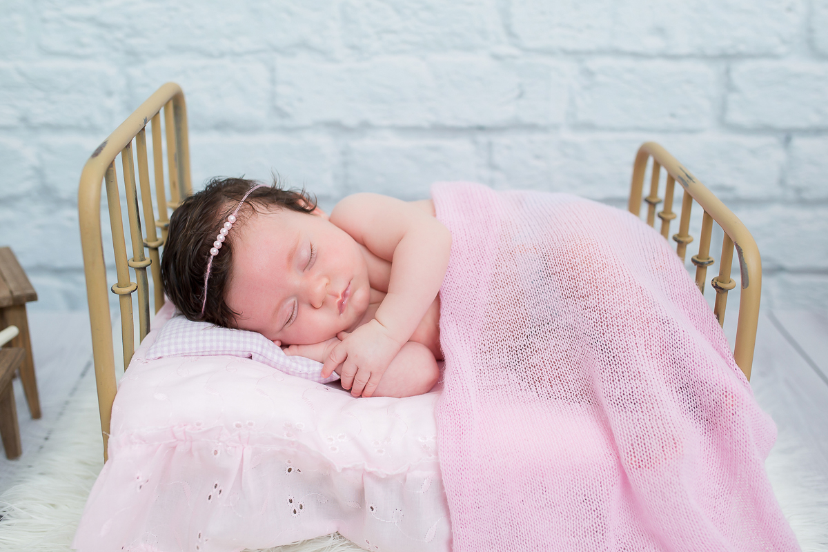 Essa é a Rafaela, que vamos ter o prazer de acompanhar até completar um aninho.

Um mês de fofura, cabeleira comprida, muitos sorrisos e bochechas pra distribuir 