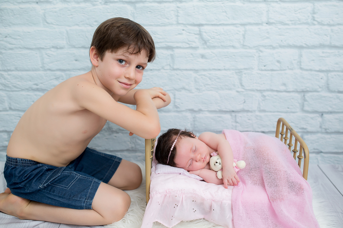 Essa é a Rafaela, que vamos ter o prazer de acompanhar até completar um aninho.

Um mês de fofura, cabeleira comprida, muitos sorrisos e bochechas pra distribuir 