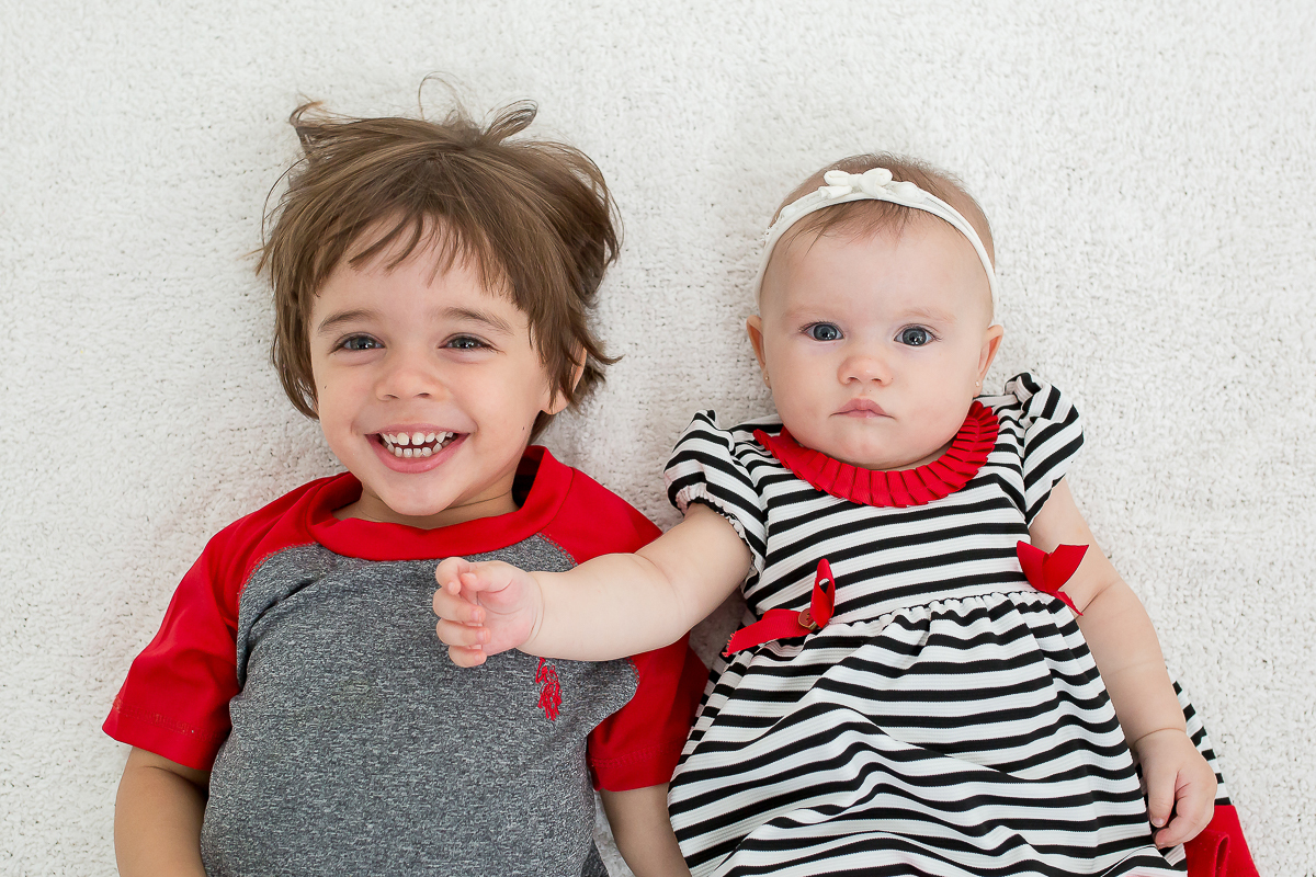 Essa pequena temos o prazer de ver crescer... e aqui a Helena está com 6 meses de fofurice pura! 

Fala sério, quem resiste a essa sereia linda? 