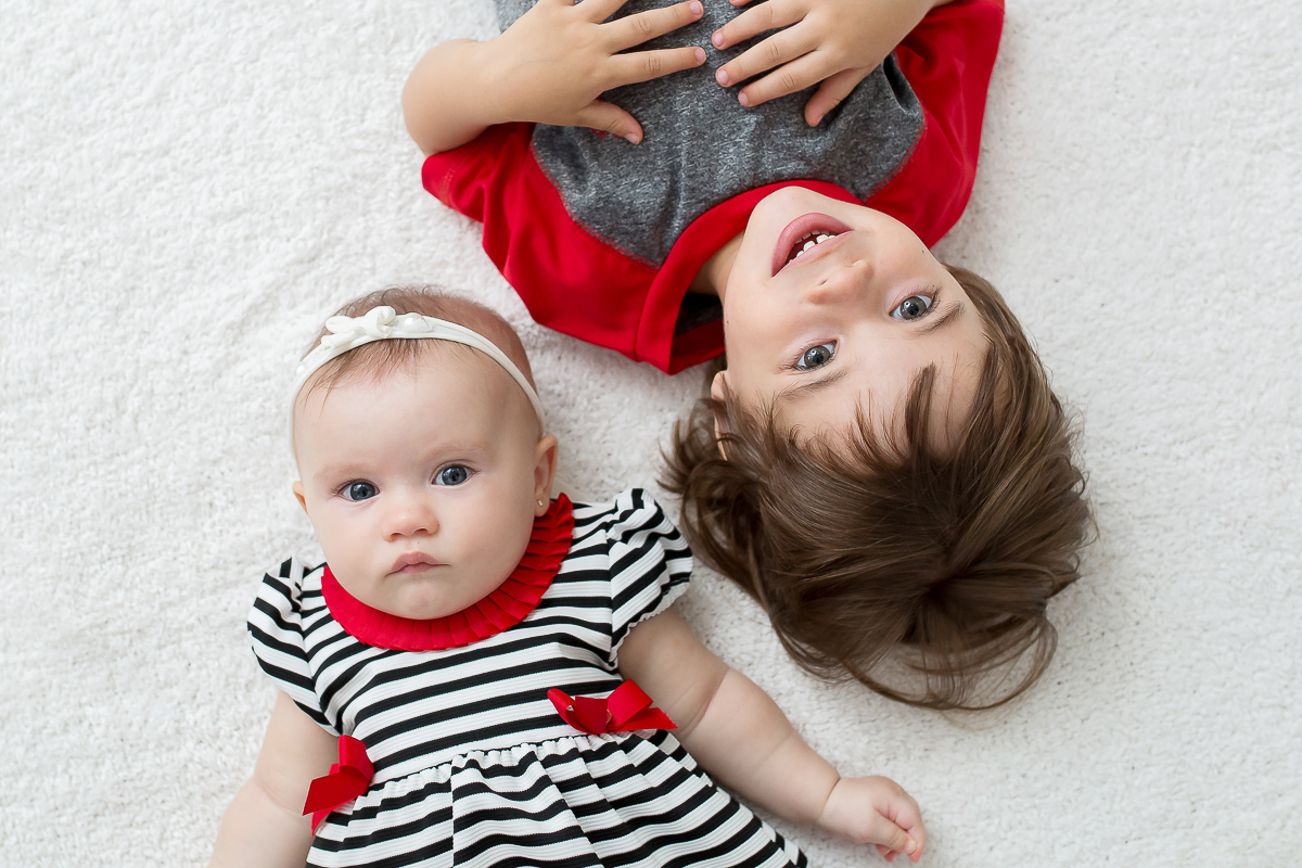 Essa pequena temos o prazer de ver crescer... e aqui a Helena está com 6 meses de fofurice pura! 

Fala sério, quem resiste a essa sereia linda? 