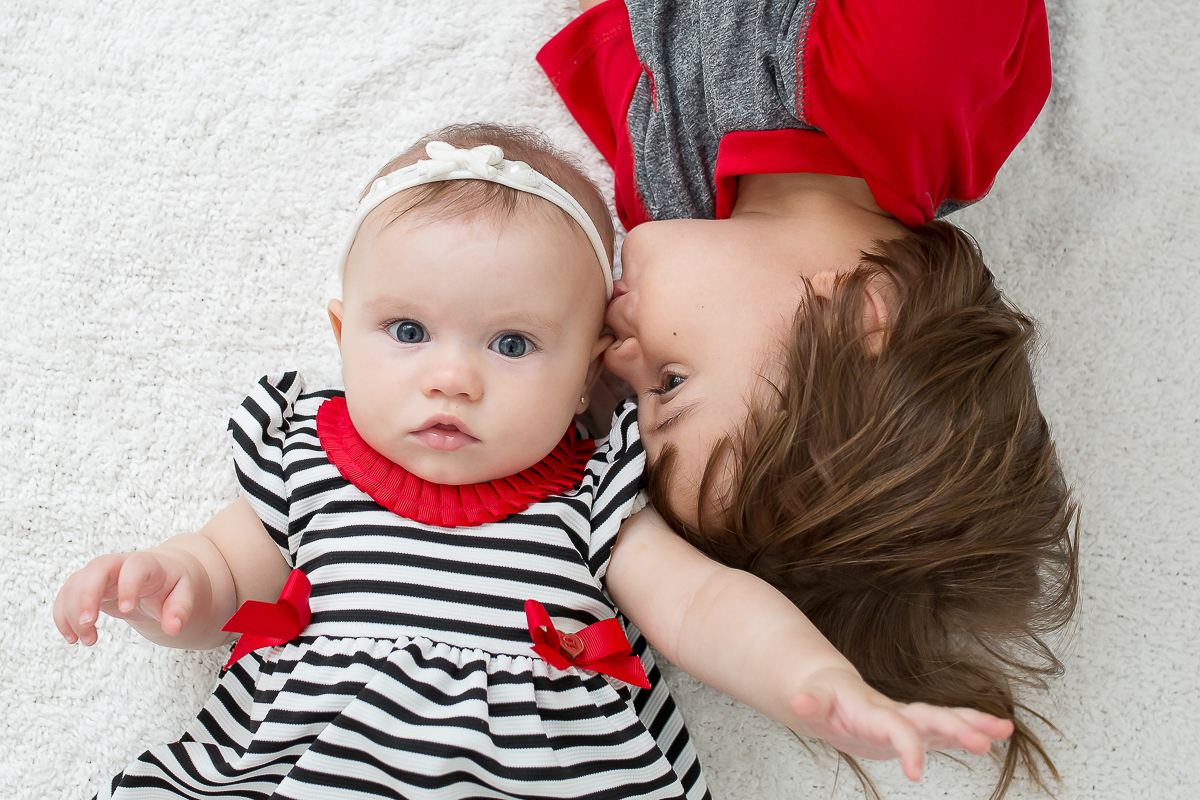 Essa pequena temos o prazer de ver crescer... e aqui a Helena está com 6 meses de fofurice pura! 

Fala sério, quem resiste a essa sereia linda? 