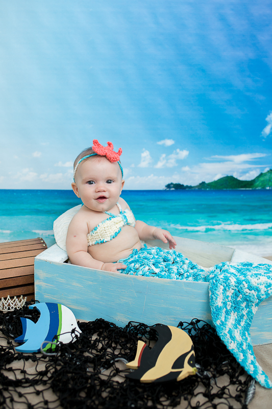 Essa pequena temos o prazer de ver crescer... e aqui a Helena está com 6 meses de fofurice pura! 

Fala sério, quem resiste a essa sereia linda? 