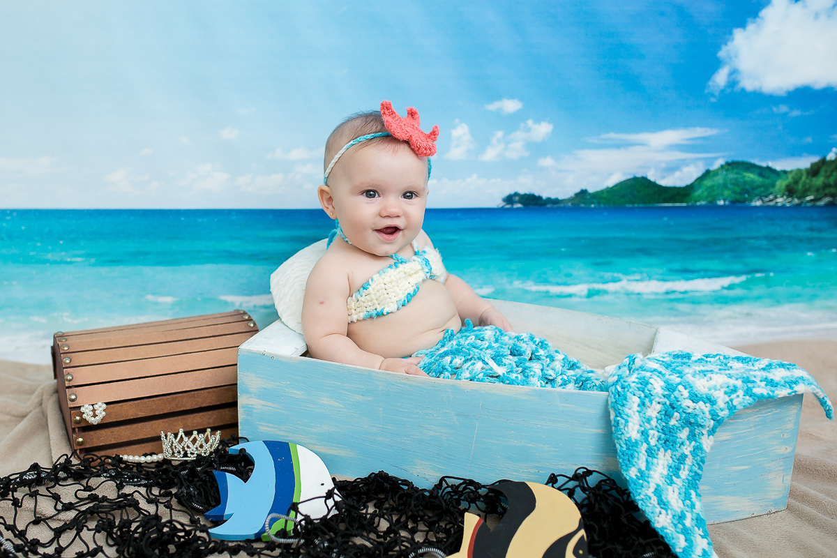 Essa pequena temos o prazer de ver crescer... e aqui a Helena está com 6 meses de fofurice pura! 

Fala sério, quem resiste a essa sereia linda? 