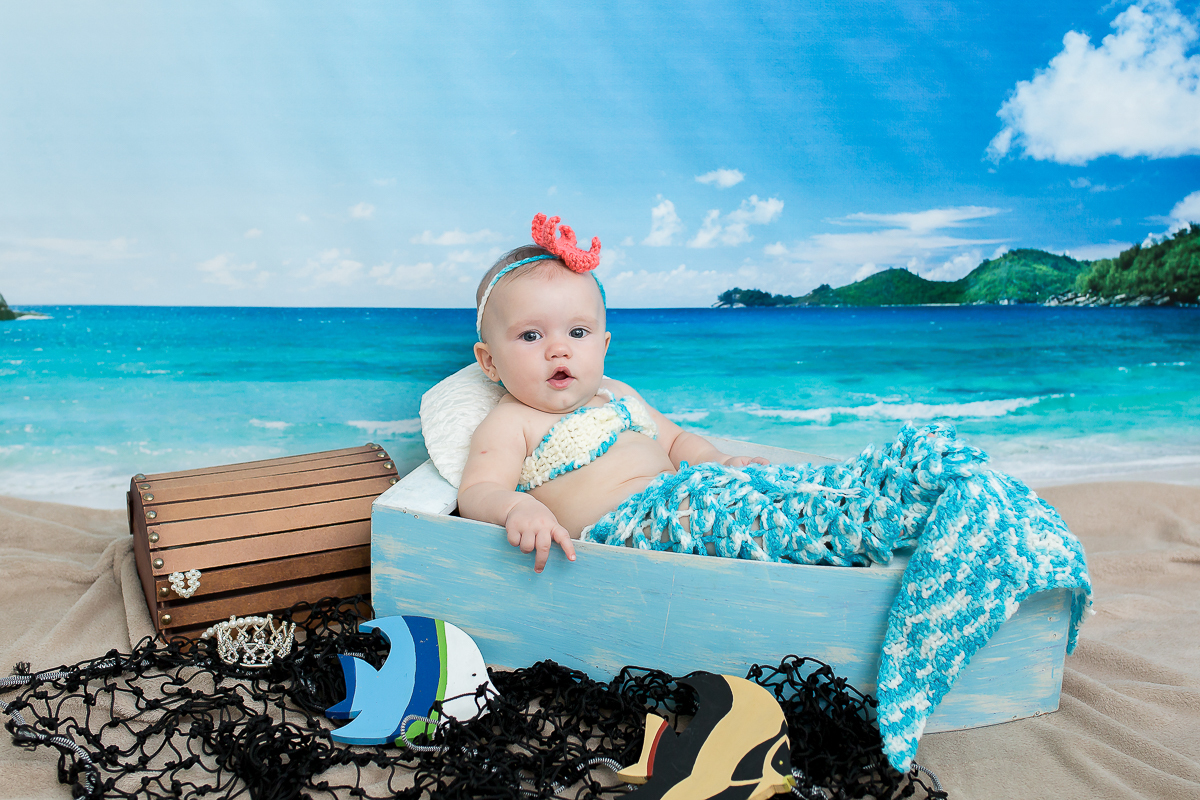 Essa pequena temos o prazer de ver crescer... e aqui a Helena está com 6 meses de fofurice pura! 

Fala sério, quem resiste a essa sereia linda? 