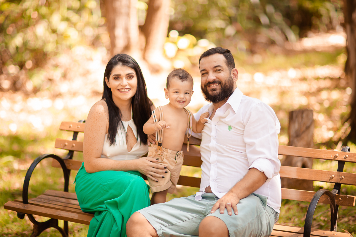 Nossos modelinhos vão crescendo e ciclos encerrando. Acompanhamos o Murilo desde os  16 dias de vida, agora completou 1 aninho e comemoramos em grande estilo com um smash the cake safári. Depois de se lambuzar inteiro, um delicioso banho de bacia