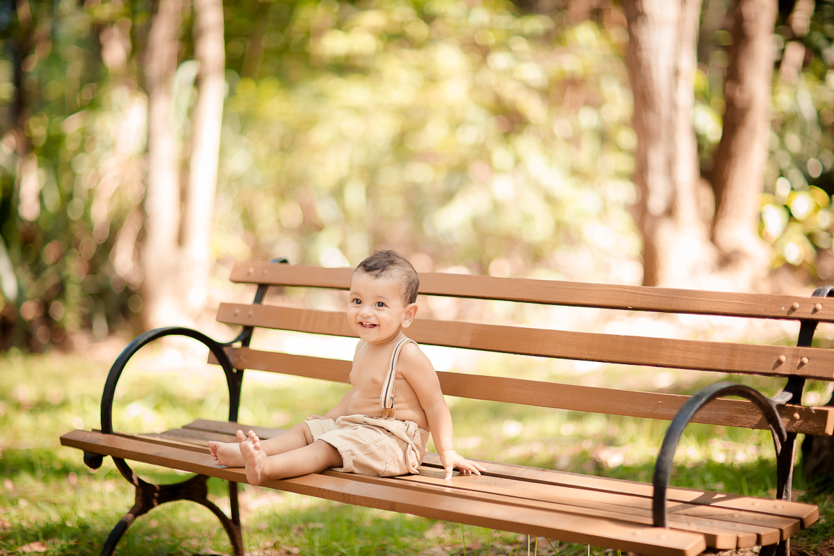 Nossos modelinhos vão crescendo e ciclos encerrando. Acompanhamos o Murilo desde os  16 dias de vida, agora completou 1 aninho e comemoramos em grande estilo com um smash the cake safári. Depois de se lambuzar inteiro, um delicioso banho de bacia