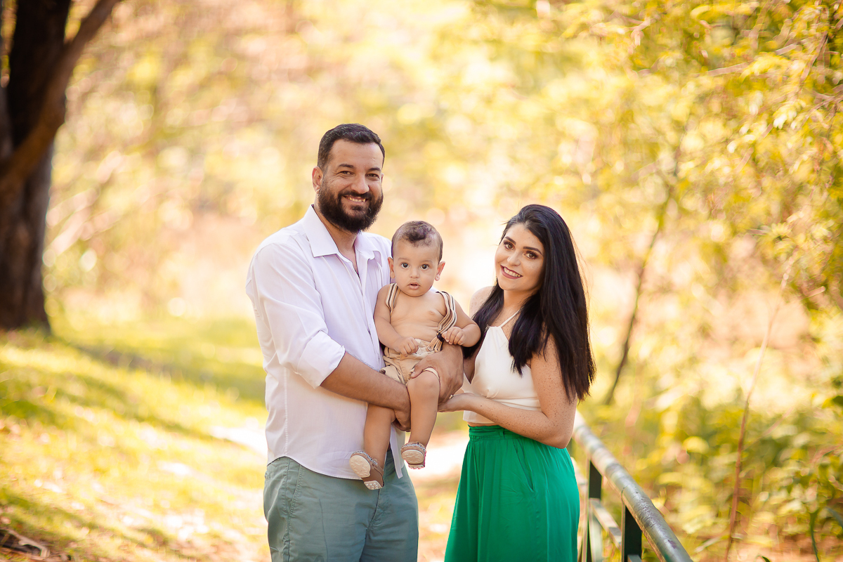 Nossos modelinhos vão crescendo e ciclos encerrando. Acompanhamos o Murilo desde os  16 dias de vida, agora completou 1 aninho e comemoramos em grande estilo com um smash the cake safári. Depois de se lambuzar inteiro, um delicioso banho de bacia