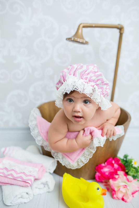 A Helena é aquela bebê que por onde passa chama atenção, ela consegue arrancar suspiros. Uma verdadeira boneca.