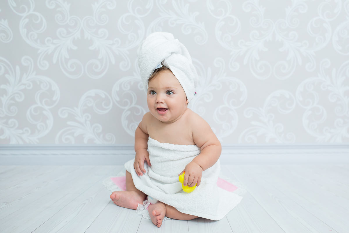 A Helena é aquela bebê que por onde passa chama atenção, ela consegue arrancar suspiros. Uma verdadeira boneca.
