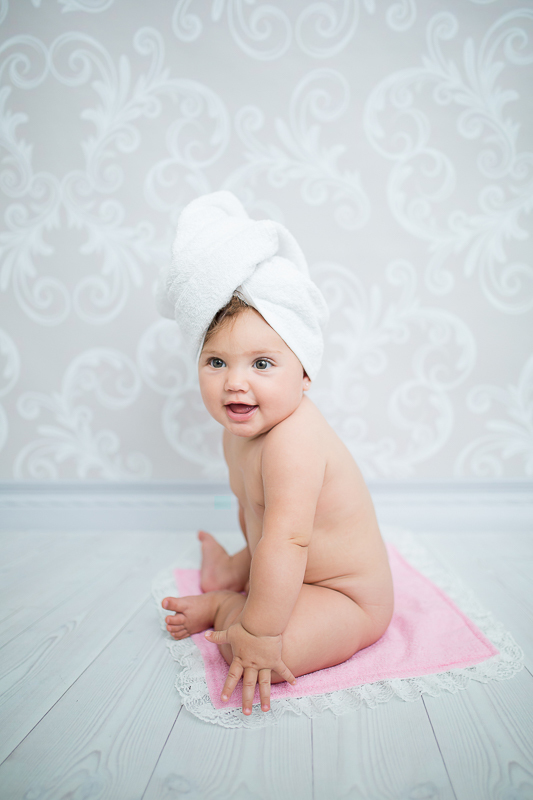 A Helena é aquela bebê que por onde passa chama atenção, ela consegue arrancar suspiros. Uma verdadeira boneca.