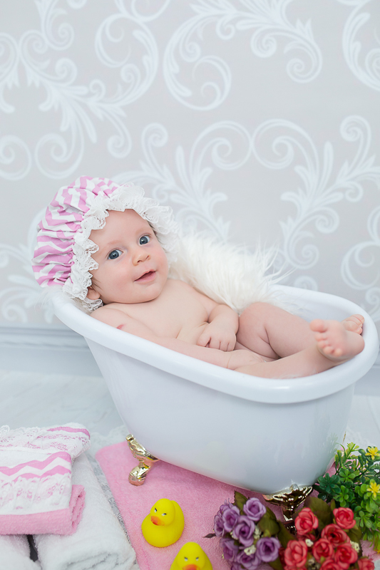 Rafaela 2 meses banho de princesa