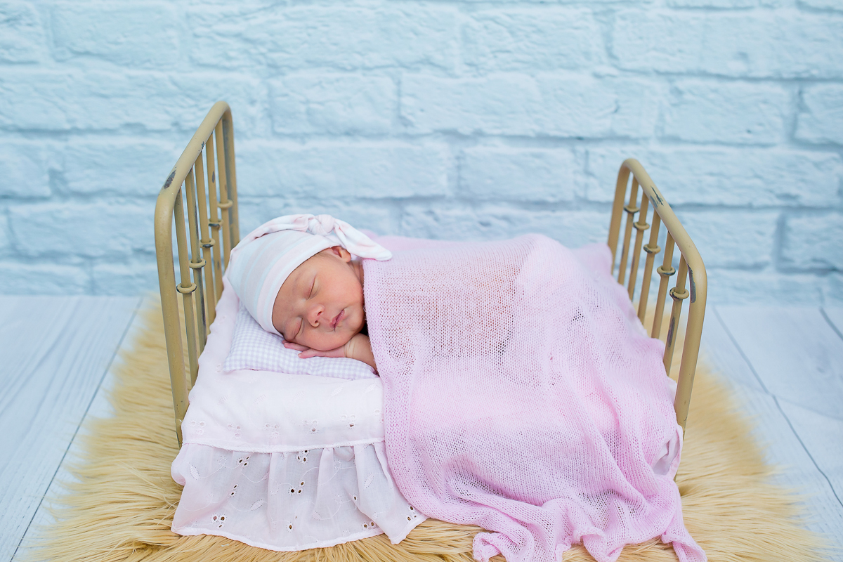 Esta é a gatinha Heloísa, com 7 dias de vida! Uma bebezinha que tem traços lindos, delicados… e também papais apaixonados. Heloísa fez sucesso no seu ensaio newborn

Amamos poder registrar essa fase tão linda da família!!! 