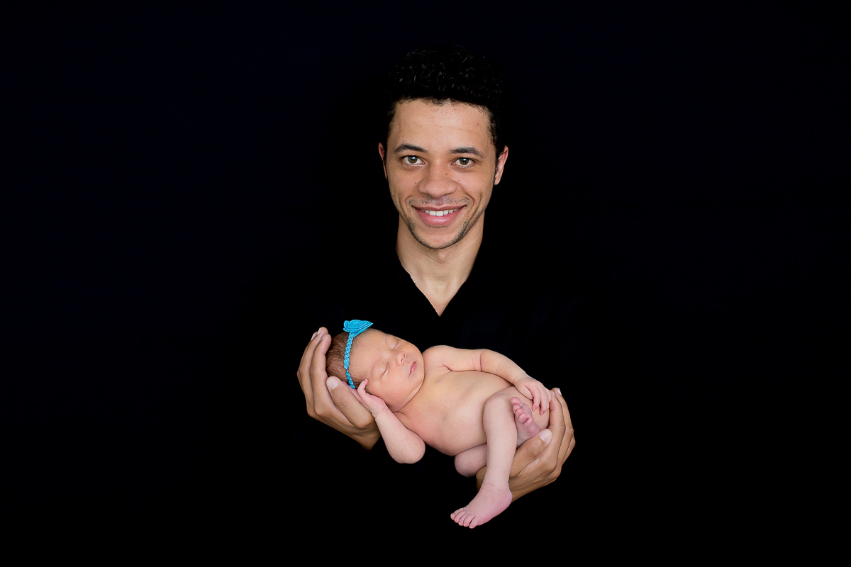 Esta é a gatinha Heloísa, com 7 dias de vida! Uma bebezinha que tem traços lindos, delicados… e também papais apaixonados. Heloísa fez sucesso no seu ensaio newborn

Amamos poder registrar essa fase tão linda da família!!! 