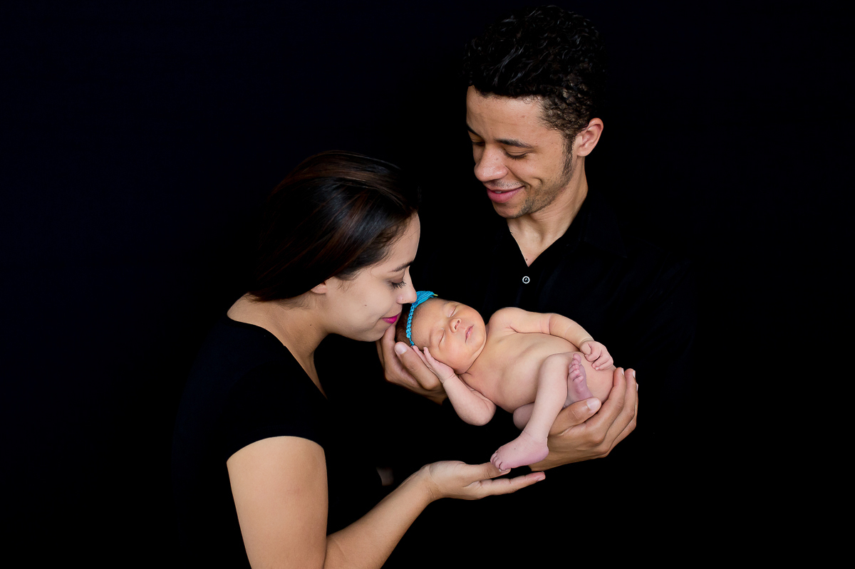 Esta é a gatinha Heloísa, com 7 dias de vida! Uma bebezinha que tem traços lindos, delicados… e também papais apaixonados. Heloísa fez sucesso no seu ensaio newborn

Amamos poder registrar essa fase tão linda da família!!! 