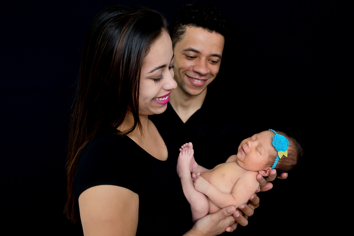 Esta é a gatinha Heloísa, com 7 dias de vida! Uma bebezinha que tem traços lindos, delicados… e também papais apaixonados. Heloísa fez sucesso no seu ensaio newborn

Amamos poder registrar essa fase tão linda da família!!! 